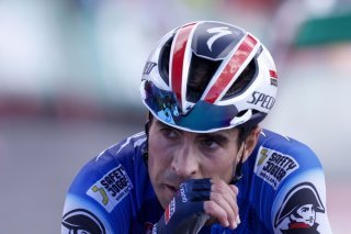Mikel Landa s'est fracturé une vertèbre en chutant dans la 1re étape du Giro KEYSTONE/EPA EFE/JAVIER LIZON